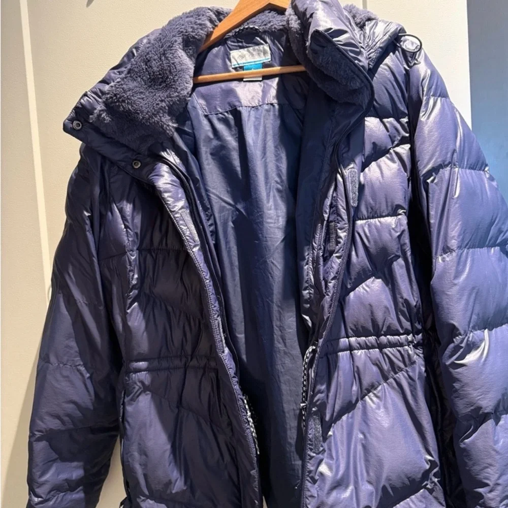 Columbia Women's Deep Blue Puffer Jacket - Picture 2 of 8